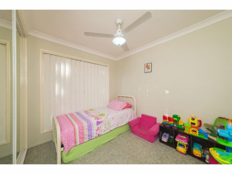 2/9 Kawana Close, Kawana QLD 4701